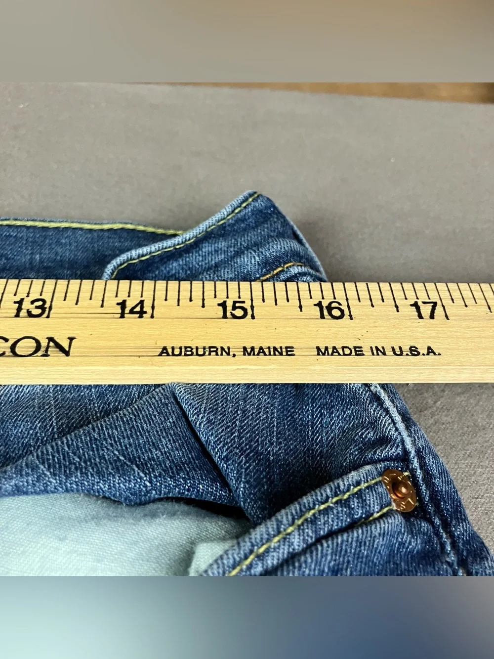 Levis levis 559